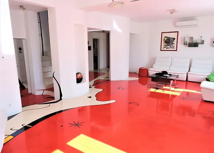 Miro' Attic Lägenhet *